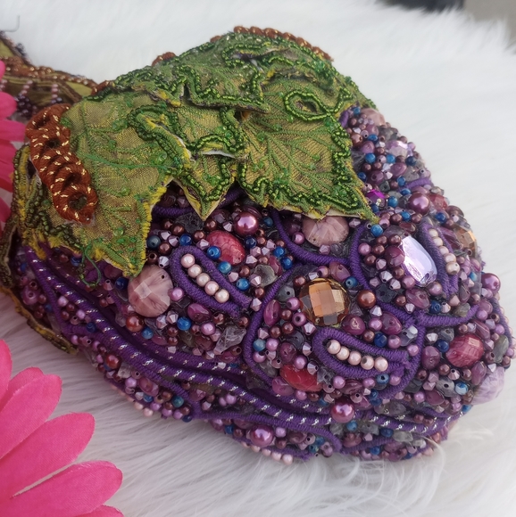 Mary Frances Purple Grapes Cluster Beaded Wristlet - Picture 7 of 16